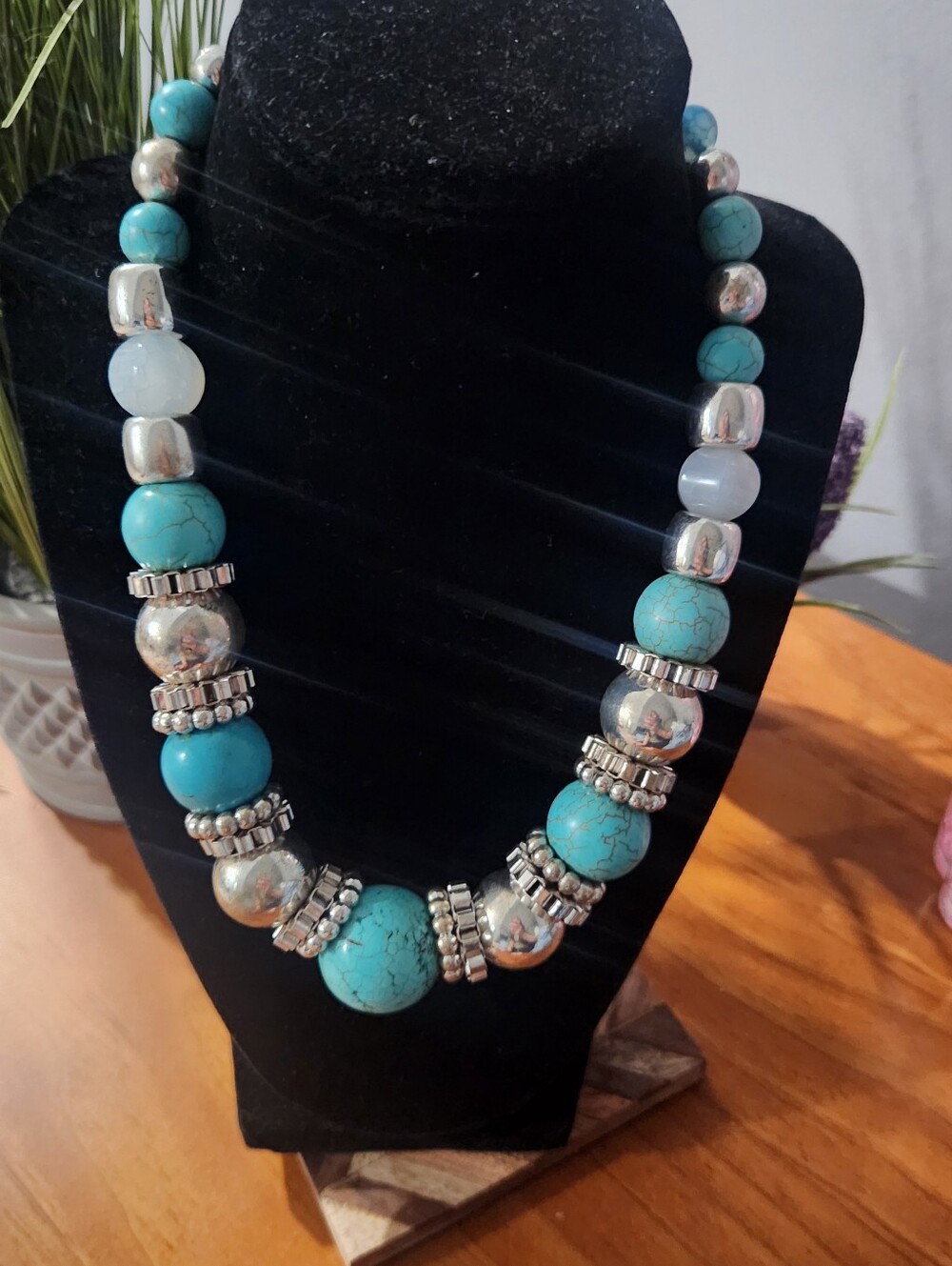 Chuncky Turquoise With Silver Beads Necklace